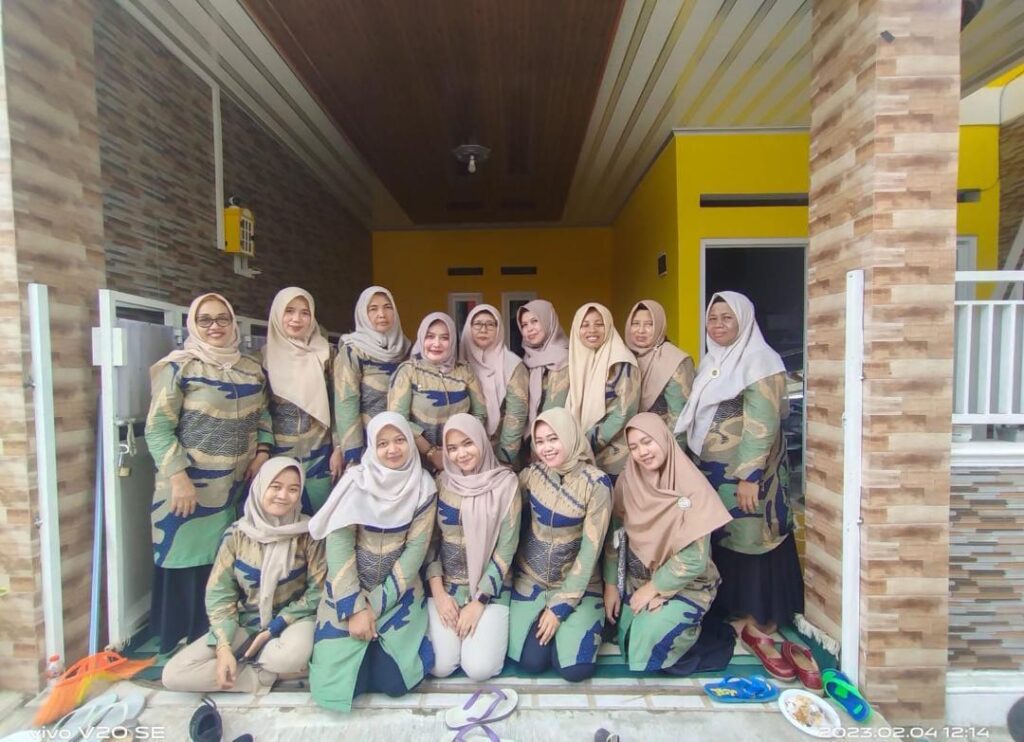 Seragam batik untuk komunitas dan organisasi